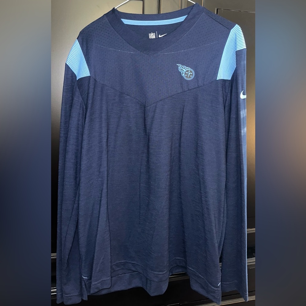 Nike Men's XL Tennessee Titans NFL Dark Blue and Light Blue Shirt